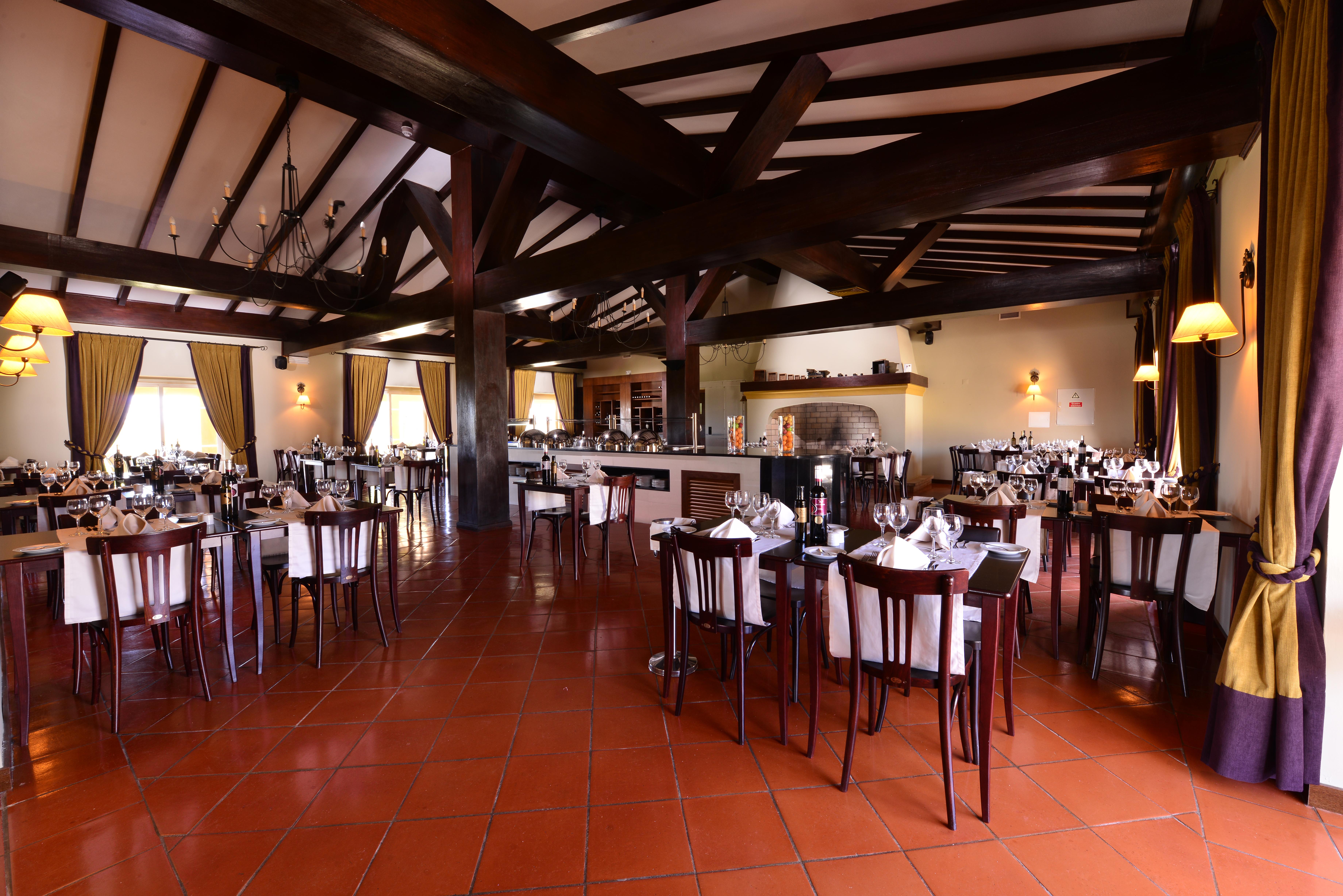 Vila Gale Alentejo Vineyard - Clube De Campo อัลแบร์โนอา ภายนอก รูปภาพ