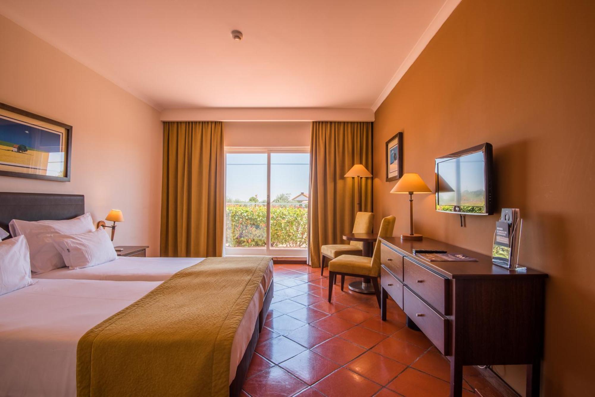 Vila Gale Alentejo Vineyard - Clube De Campo อัลแบร์โนอา ภายนอก รูปภาพ