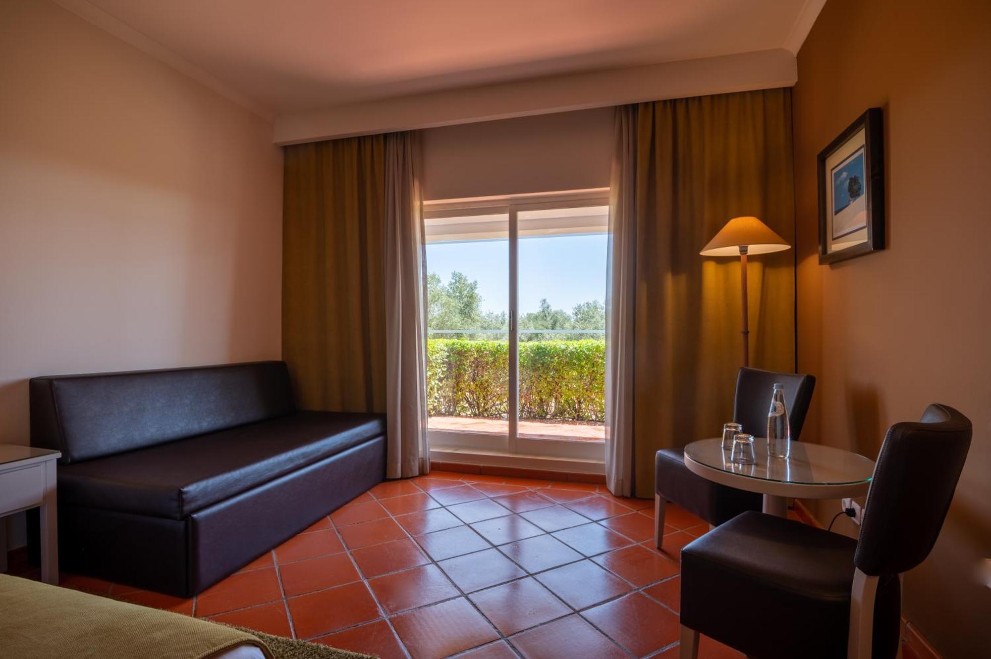 Vila Gale Alentejo Vineyard - Clube De Campo อัลแบร์โนอา ภายนอก รูปภาพ